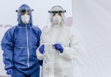 Dr Franciszek Rakowski: W szczycie piątej fali pandemii będzie do 900 tys. zakażeń