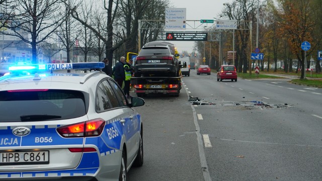 Na ulicy Karkonoskiej we Wrocławiu zderzyły się cztery samochody (10.11.2020)