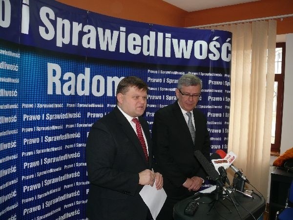 Autorzy radomskiej poprawki do budżetu - wicemarszałek Senatu Stanisław Karczewski (z prawej) oraz senator Wojciech Skurkiewicz.