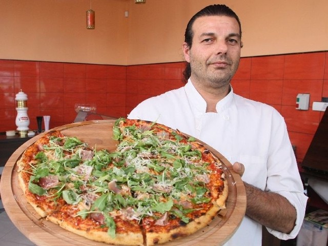 - Smak włoskiej pizzy jest niepowtarzalny i dlatego tak łatwo się do niej przekonać - mówi Giovanni Mazzarino, właściciel kieleckiej pizzerii Siciliana Di Mazzarino.