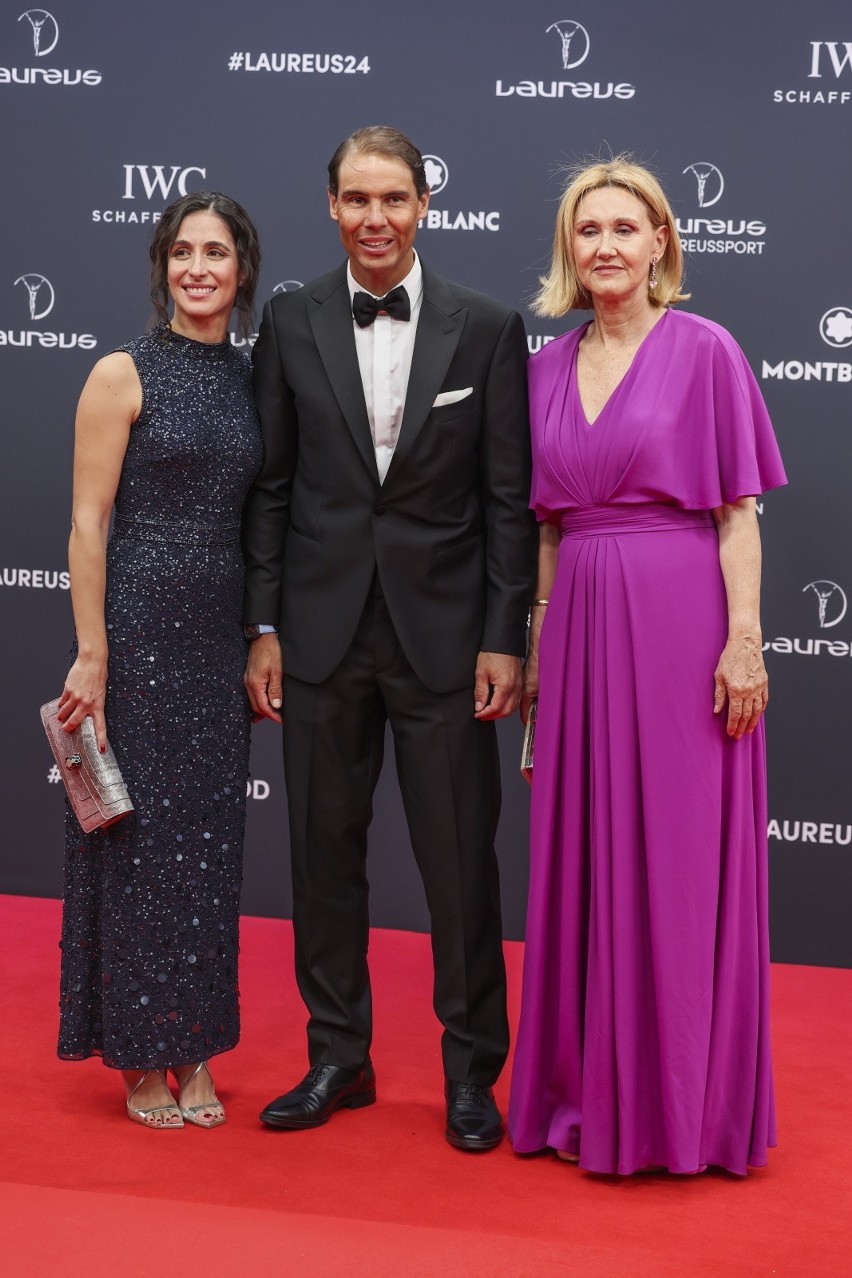 Rafael Nadal w towarzystwie żony Xisci Perello (z lewej) i...