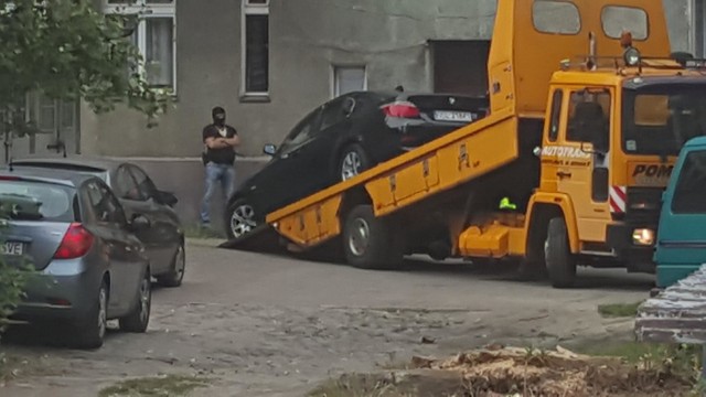 W środę funkcjonariusze CBŚP nadzorowali zajęcie bmw na ul. Krasińskiego.