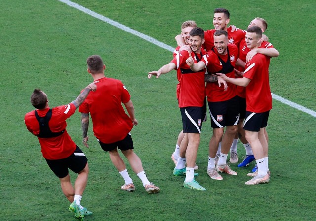 EURO 2020 Polska - Hiszpania ONLINE TV. Mecz Polska - Hiszpania na mistrzostwach Europy już dziś, w sobotę 19 czerwca. Przed nami bardzo ważny mecz biało-czerwonych. Gdzie obejrzeć? O której? Transmisja mecz - sprawdźcie.