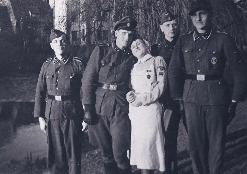 Estończycy w Niemodlinie na początku marca 1945 roku.