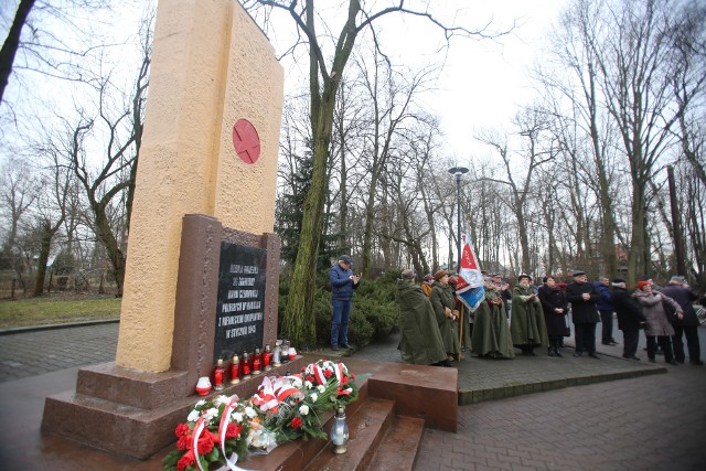 27 STYCZNIAUlica 27 Stycznia w Modrzejowie upamiętnia datę wkroczenia Armii Czerwonej do miast Zagłębia w 1945 roku.