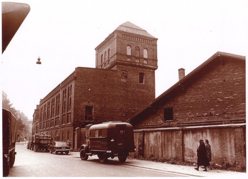 Opole: Stary browar na placu Kopernika, 1977 rok. Zobacz...