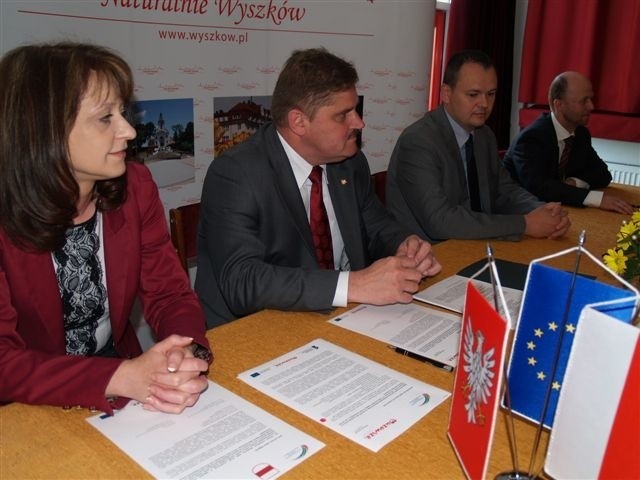 10 maja gmina Wyszków i samorząd województwa mazowieckiego podpisały umowę o dofinansowaniu modernizacji WOK Hutnik