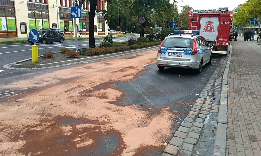 Dzisiaj około godziny 14:00 na skrzyżowaniu ulic Anny...