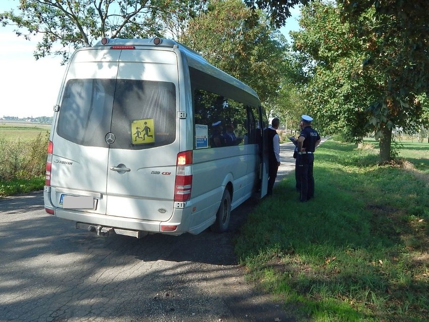 Objechali w gminie Piotków Kujawski przystanki autobusowe. Sprawdzili, czy są bezpieczne