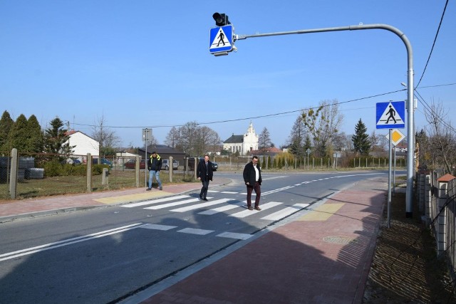 Nowe przejście dla pieszych powstało na ulicy Pionkowskiej w Brzózie.
