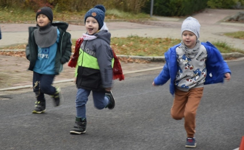 Dzieci pobiegły na dystansie 200 metrów.