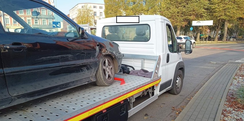 Kolizja na Rondzie Solidarności. Kierowca nie ustąpił...