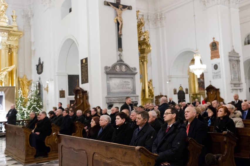 Starachowice: Kaczyński, Morawiecki, Szydło, Kuchciński na mszy świętej w intencji Jadwigi Kaczyńskiej [ZDJĘCIA]