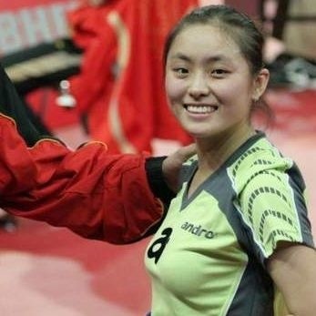 Li Qian, tenisistka stołowa Wisanu-Forbet Tarnobrzeg, triumfowała w 14 Plebiscycie "Echa Dnia&#8221; na najpopularniejszych sportowców nad Wisłą, Sanem i Wisłoką.