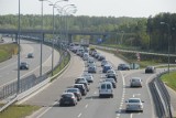 Polacy ruszyli nad morze. Gigantyczne korki na autostradzie A1 w Toruniu