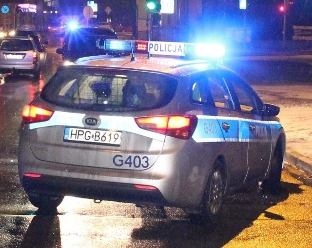 Policjanci z ogniwa patrolowo-interwencyjnego komisariatu w Chełmku zatrzymali dwóch złodziei działających pod osłoną nocy