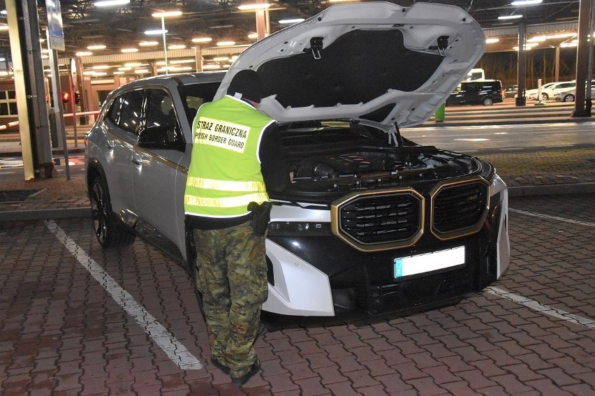 Funkcjonariusze NOSG zatrzymali poszukiwane BMW warte 850 tys. zł