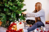 Dlaczego musisz rozebrać choinkę? Sprawdź, jak długo może stać w domu świąteczne drzewko. Ostatni moment, żeby pozbyć się choinki!