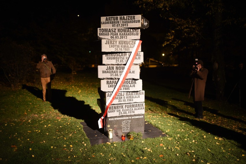 Pomnik ku czci tragicznie zmarłych alpinistów odsłonięty w...