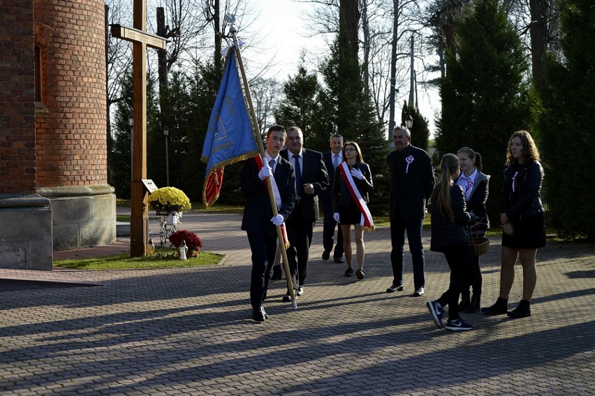 Staszkówka. Uroczyście świętowano rocznice niepodległości. W kościele odsłonięto okolicznościową tablicę