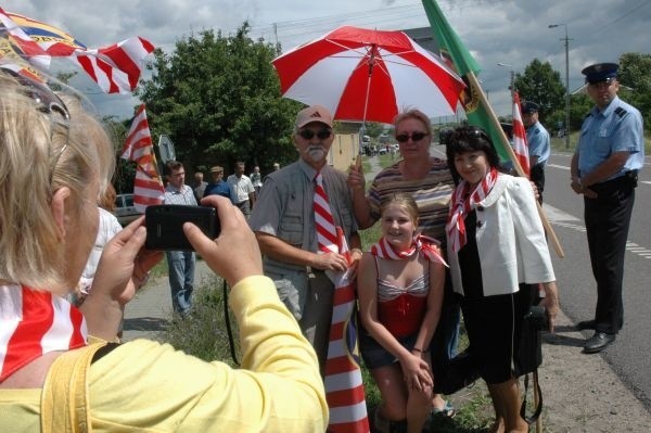 Rolnicy w ten sposób chcieli zaprotestowac przeciwko...