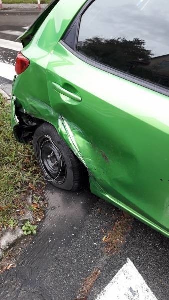 Nowy Sącz. Wypadek na ul. Nawojowskiej, zderzyły się dwa samochody osobowe [ZDJĘCIA]