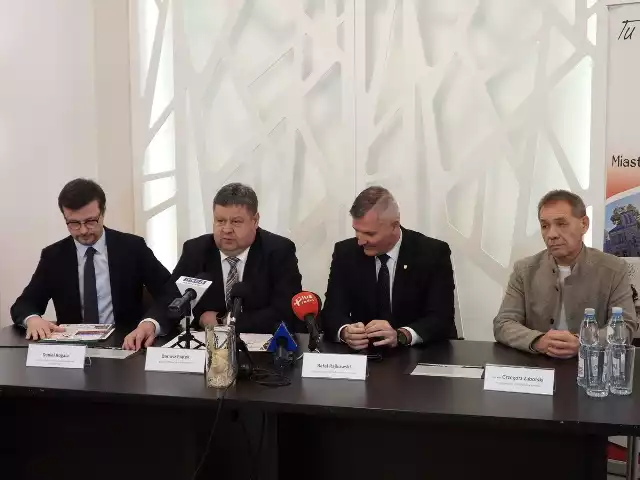 - Zapraszamy wszystkich do Skaryszewa na Wstępy – mówił na konferencji Dariusz Piątek, Burmistrz Miasta i Gminy Skaryszew.