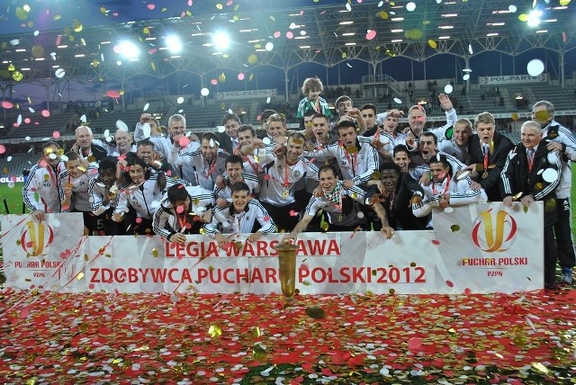 Piłkarze i kibice Legii fetowali w Kielcach zdobycie Pucharu Polski