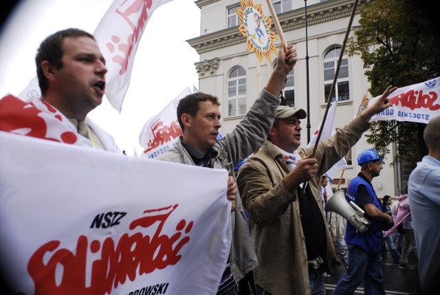 Przedstawiciele bydgoskich struktur "Solidarności" spodziewają się około tysiąca pikietujących. Termin strajku: czwartek, 4 kwietnia przed Urzędem Wojewódzkim