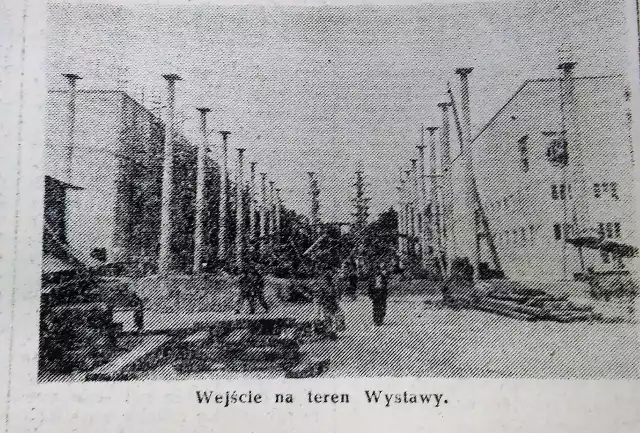 Czerwiec 1949 rok. Do otwarcia Wystawy Ziem Odzyskanych pozostał niespełna miesiąc. Widok na wejście na tereny Wystawy A