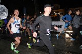 Bieg nocny w Bełchatowie. Biegacze pokonali 10 kilometrów