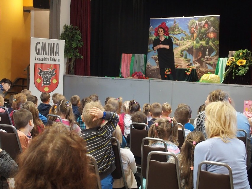 Służewską bibliotekę odwiedził Teatr Bajeczny z Bydgoszczy [zdjęcia]