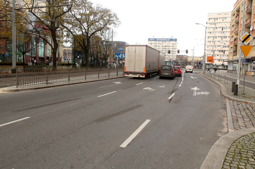 Zmiany w oznakowaniu poziomym na placu Żołnierza Polskiego