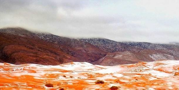 Na Saharze spadł śnieg! [zdjęcia]