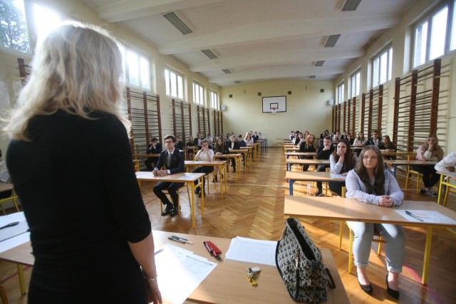 Egzamin gimnazjalny i egzamin ósmoklasistów 2019: wyniki egzaminu gimnazjalnego online sprawdzić można na stronach OKE. Natomiast wyniki egzaminu ósmoklasisty sprawdzą logując się do do ogólnopolskiego systemu informatycznego ZIU.