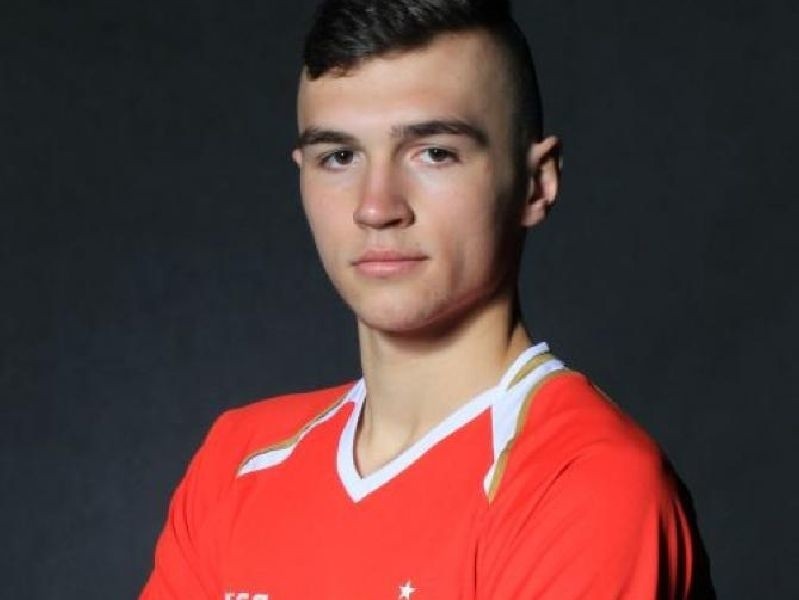Dwudziestoletni Maksymilian Rozwandowicz trenuje ze Stalą.