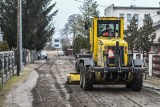 Gruntówki w Bydgoszczy uciążliwe dla mieszkańców. Drogowcy rozpoczęli równanie dróg [zdjęcia]