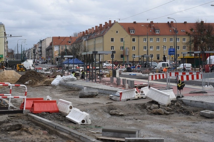 Dąbrowskiego będzie przebudowywana jeszcze dłużej