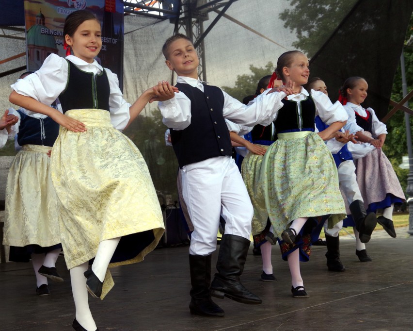 Zespół Folklorystyczny  Mali Poligrodzianie działa już 35...