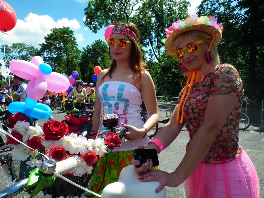 Posnania Bike Parade w stylu flower power