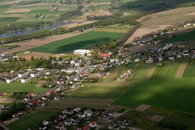 Dzięki przekazaniu gruntów przez mieszkańców gminy Osiek,...