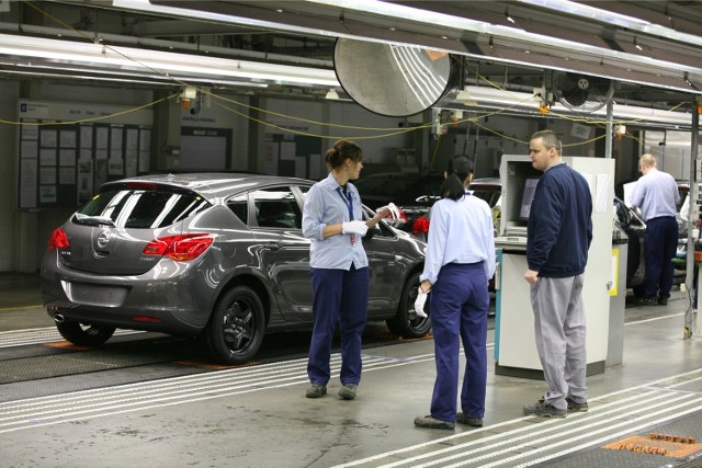Opel w Gliwicach zaprasza na płatne staże