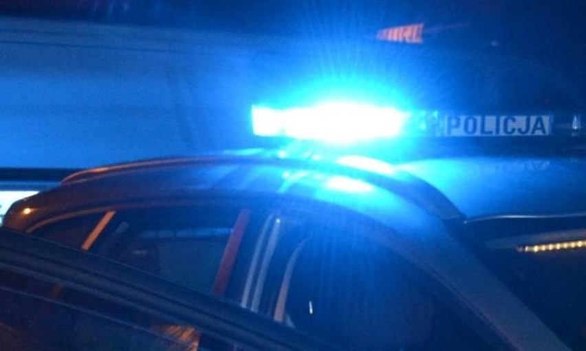 Janów Lubelski: Pechowy kierowca wjechał w nieoznakowany policyjny radiowóz. Parkował na zakazie i nie miał prawa jazdy