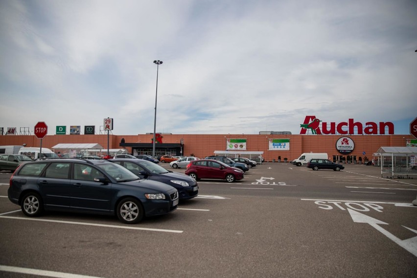 Auchan Retail Polska zdecydowała o zamknięciu dwóch sklepów w Polsce. Jaka jest sytuacja białostockich oddziałów? (zdjęcia)