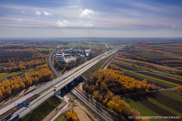 Autostrada A1 w woj. śląskim, wiadukt nad linią kolejową na początku obwodnicy Częstochowy