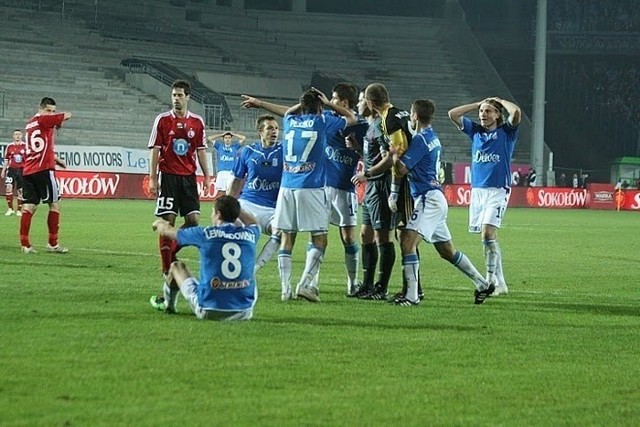 Zawodnicy Lecha mięli w tej sytuacji sporo pretensji do arbitra