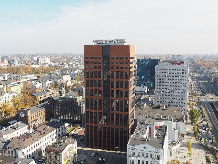 Nowe miejsca pracy w Łodzi! W podniebnym biurze na 18. piętrze ulokowała się firma iTechArt. Duża szansa dla młodych informatyków. ZDJĘCIA