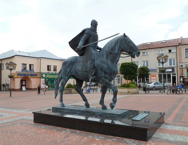 Pomnik Hetmana Stefana Czarnieckiego na rynku w Warce