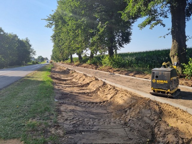 Trwa budowa ciągu pieszo-rowerowego oraz ścieżki rowerowej w Węgiersku