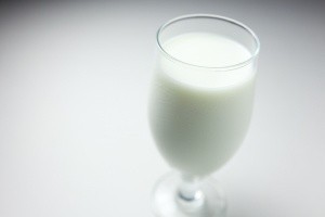FAO, czyli Organizacja Narodów Zjednoczonych do spraw Wyżywienia i Rolnictwa, przewiduje, że na światowych rynkach będzie jeszcze większe zapotrzebowanie na mleko